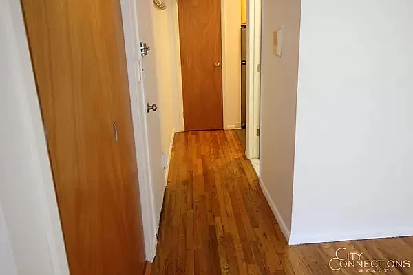 Rented by City Connections Realty | media 7