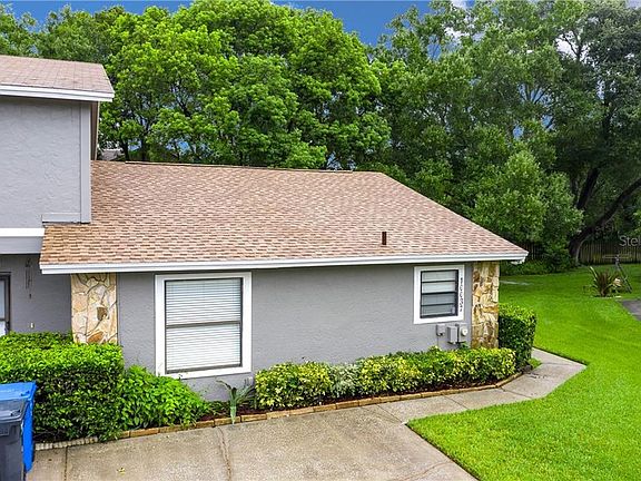 5th image of 10037 Lake Oak Cir