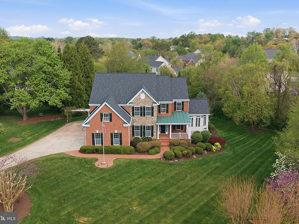 1st image of 1220 Admiral Zumwalt Ln