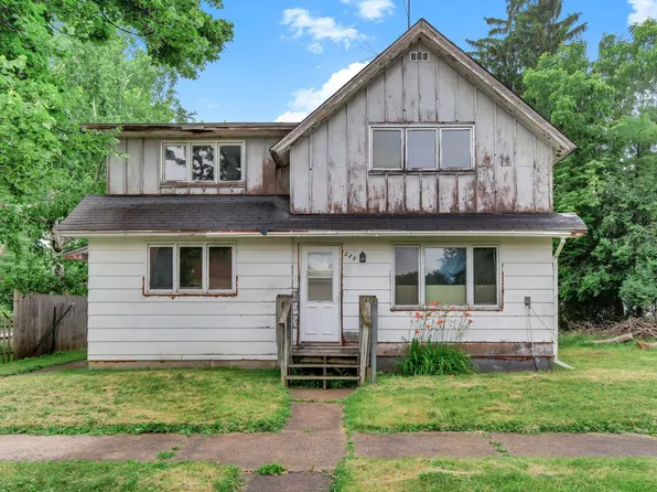 229 N 3rd St, New Richmond, WI 54017
