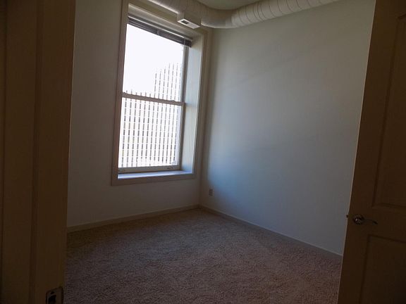 5th image of 210 S 16th St APT 619