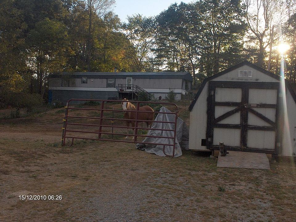 2nd image of 2258 Wayne Rd