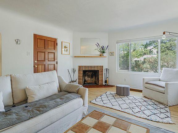 5th image of 3504 Calle Del Ranchero NE