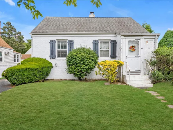 68 Moore Street, New Hyde Park, NY 11040