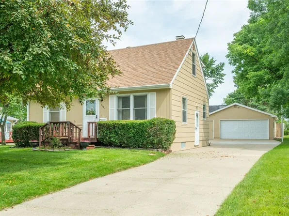7121 Horton Ave, Urbandale, IA 50322