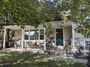 611 Bradley Pl, Lafayette Hill, PA 19444