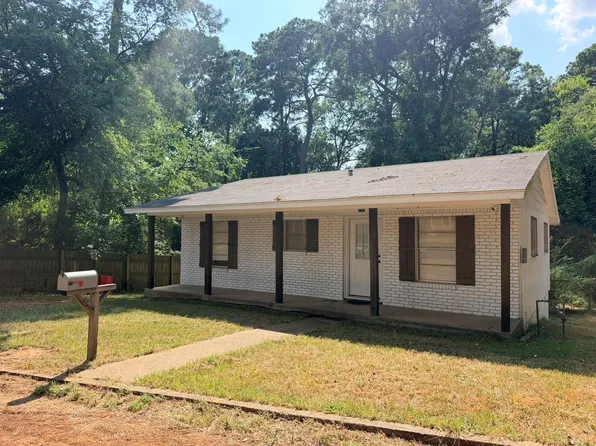 103 N Pineview Ter, Crockett, TX 75835