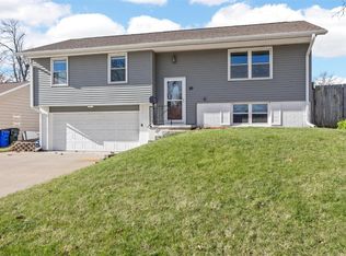 70 W Post Rd NW, Cedar Rapids, IA 52405