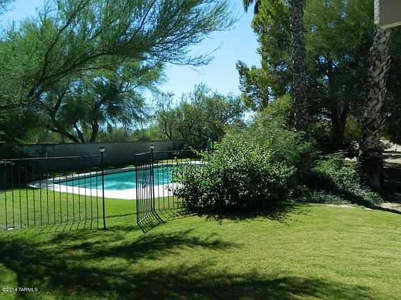 4th image of 9841 N Calle Solano
