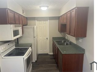 213 Middletown Sq, Middletown, KY 40243