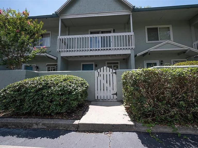 4411 SW 34th St #705 — Photo 2