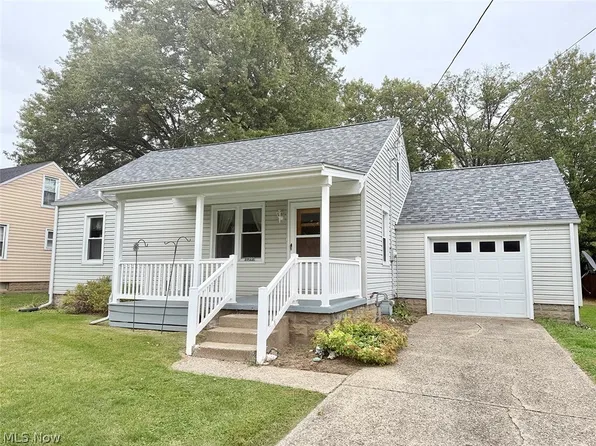 139 S Moravian Ave, Gnadenhutten, OH 44629