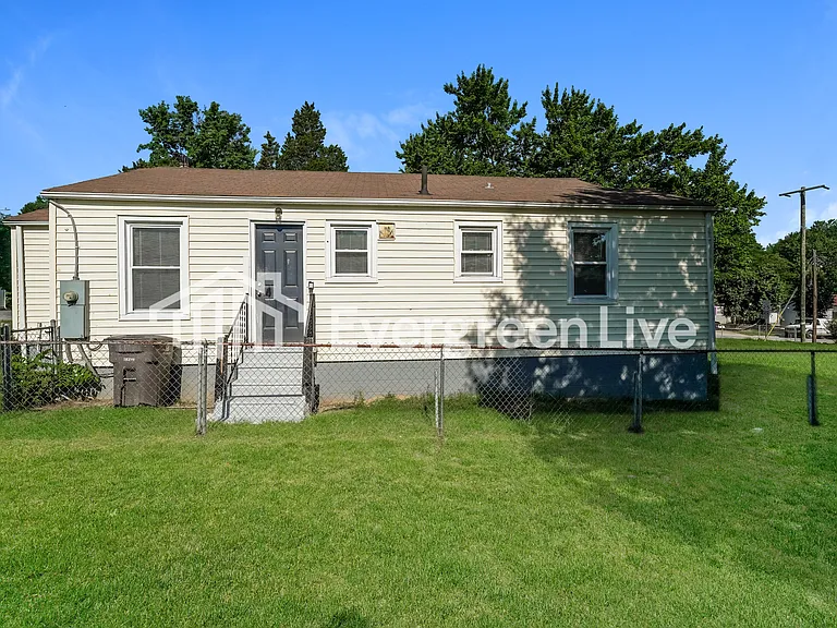 2935 Trent St — Photo 15