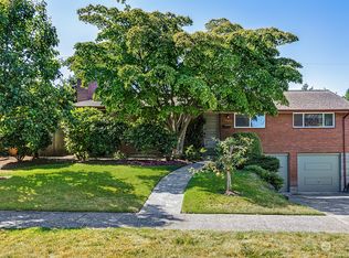 4233 NE 74th St, Seattle, WA 98115