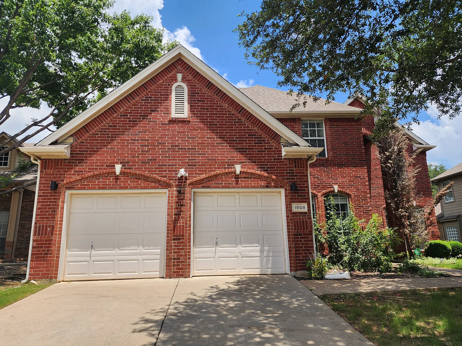 4 bed, 3016 sqft, $3,500 — Photo 1