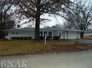 1103 S Quincy St, Clinton, IL 61727