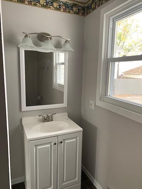 1st image of 67 West Ave #1R