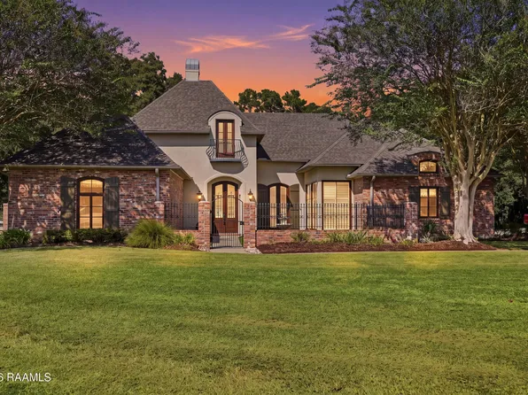 212 Lantana Ct, Broussard, LA 70518