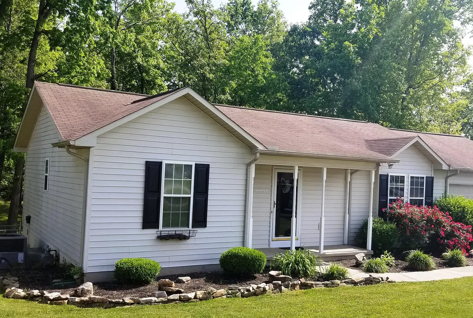 3 bed, 1386 sqft, $1,625 — Photo 2