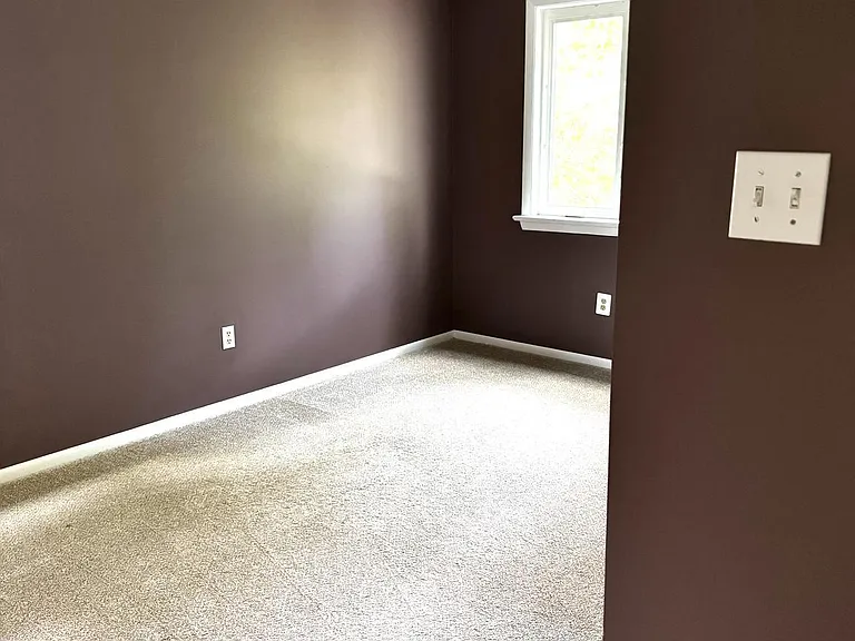130 Westbury Ct — Photo 10
