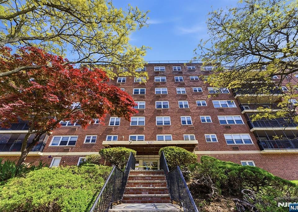 1st image of 415 Claremont Avenue