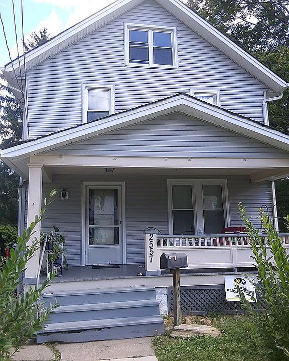 1st image of 2557 Maplewood St