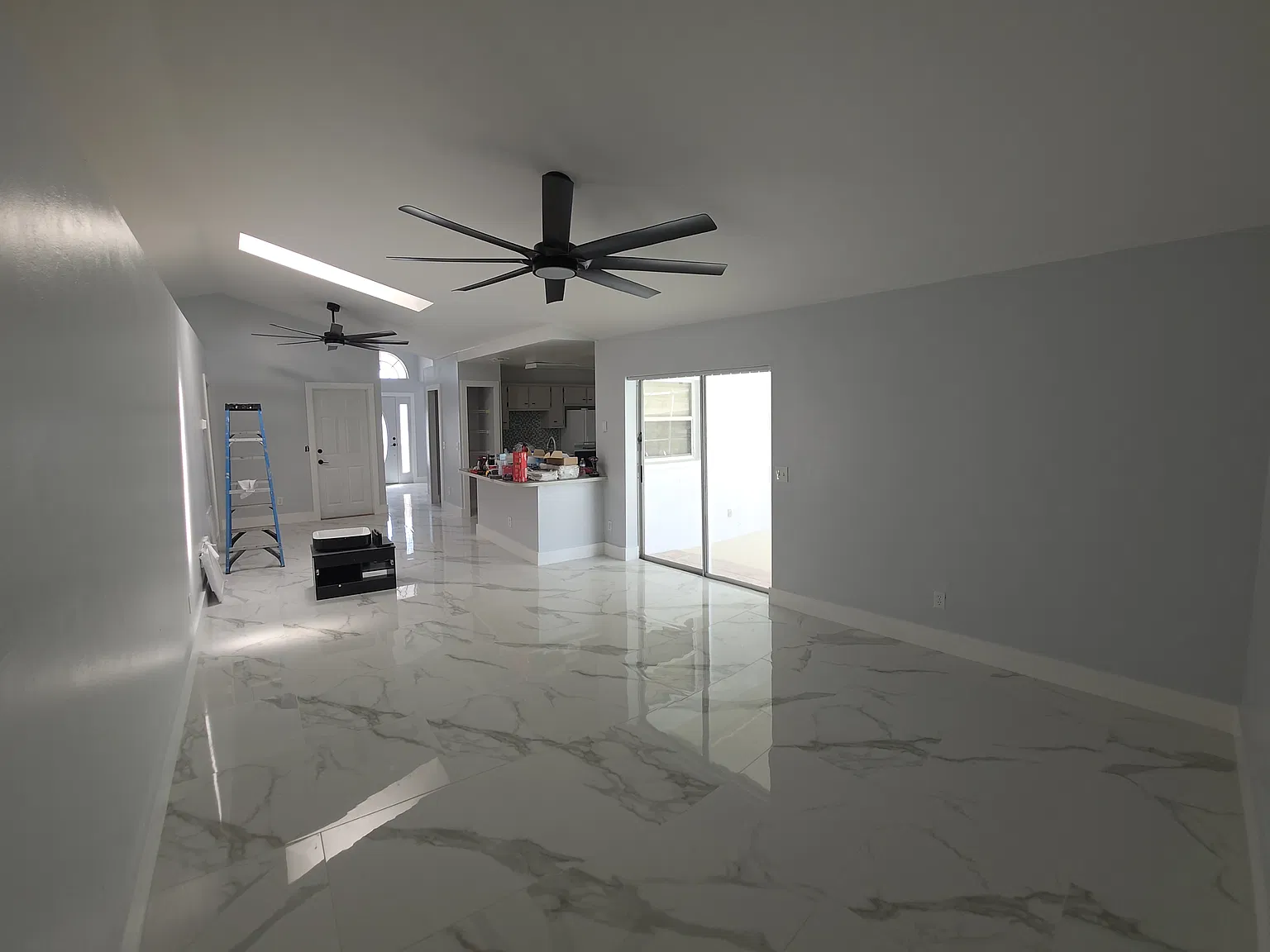 4 bed, 1921 sqft, $2,150 — Photo 1