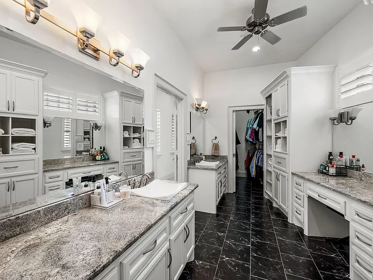 1210 Parkerhaven Ct — Photo 33