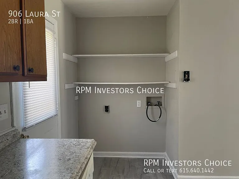 906 Laura St — Photo 8