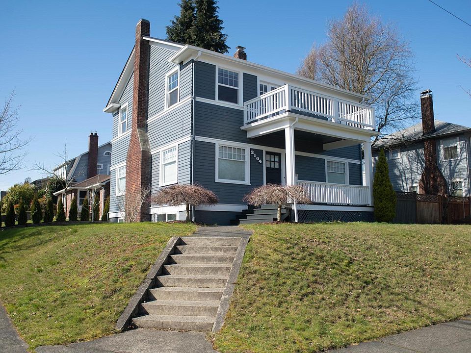 South facing corner unit with lots of light.