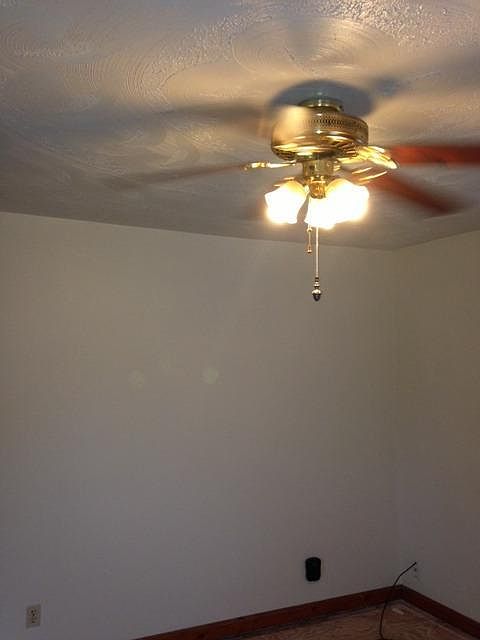 2nd image of 218 Muntz St