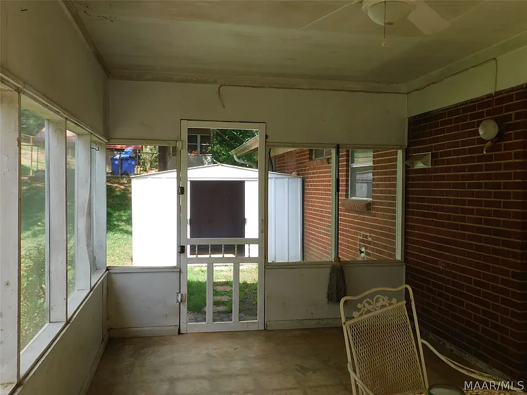 733 Gillespie St — Photo 25