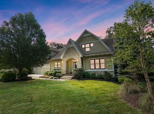 1817 Galapagos Ct, Fort Wayne, IN 46814