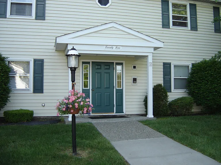 182 Cedarview Ln — Photo 5