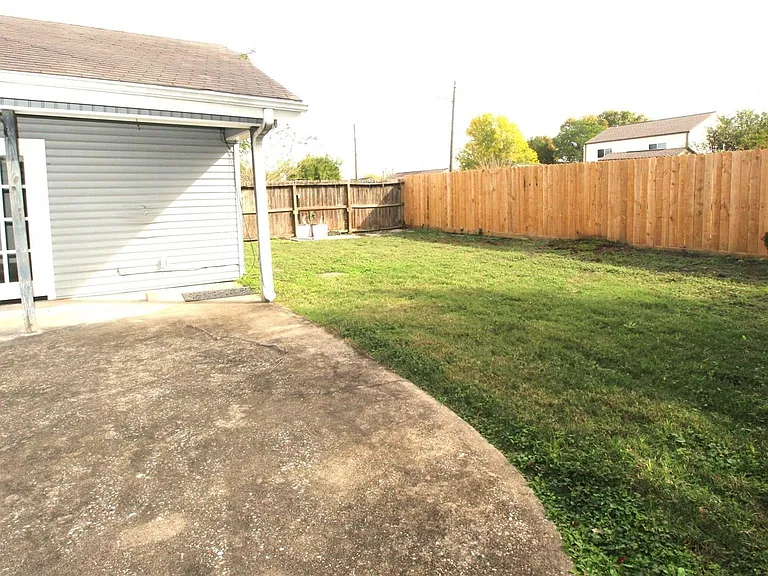805 Willow Creek Dr — Photo 24