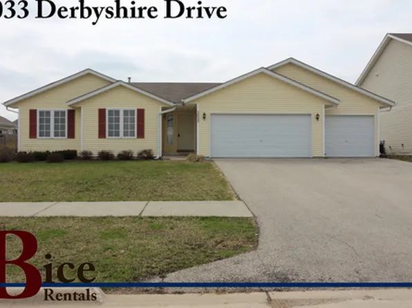 3033 Derbyshire Dr, Roscoe, IL 61115