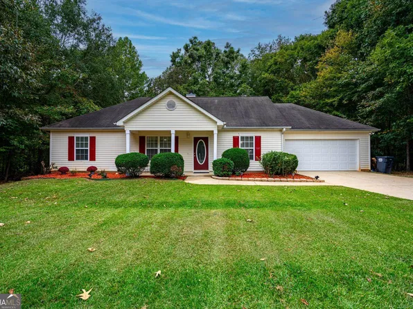 104 Woodstream Trl, Lagrange, GA 30240