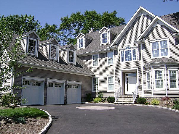 2nd image of 139 Fairfield Ave