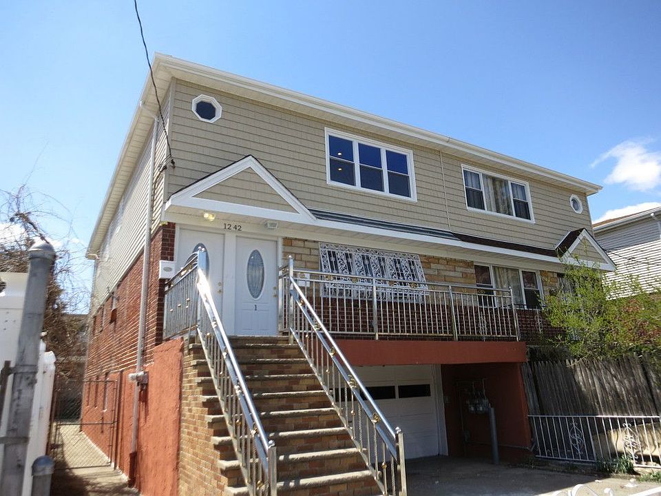 1st image of 1242 E 92nd St