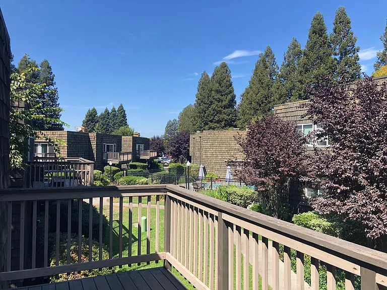 Cedarwood Apartments — Photo 22