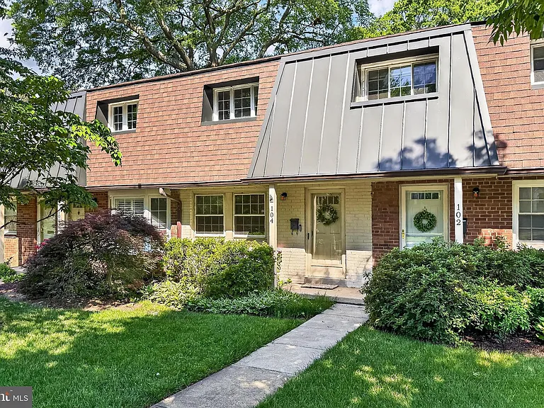 104 W Annandale Rd #318 — Photo 1