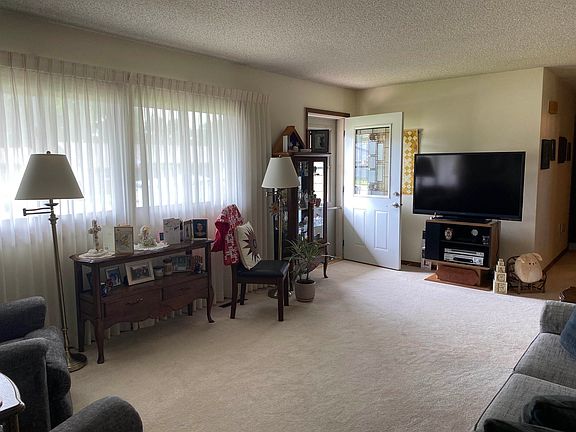 5th image of 3009 Pawnee Ave.
