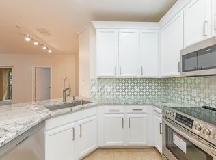 10121 Courtney Palms Blvd APT 203, Tampa, FL 33619