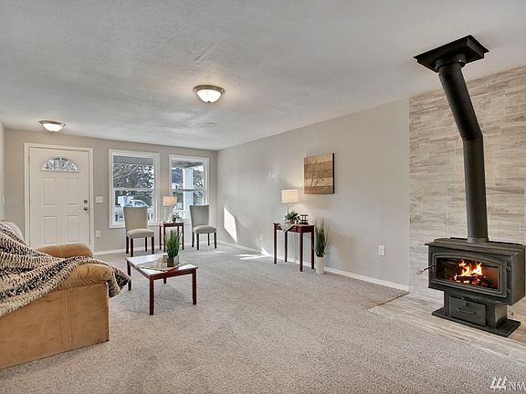 4th image of 1181 Pioneer St