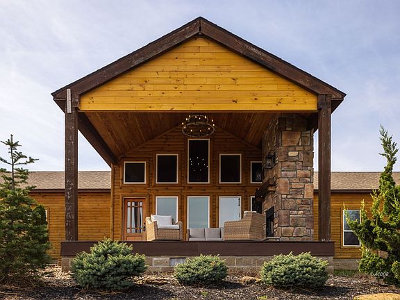 2nd image of 18999 River Rd