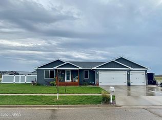 948 25th St NE, Watertown, SD 57201
