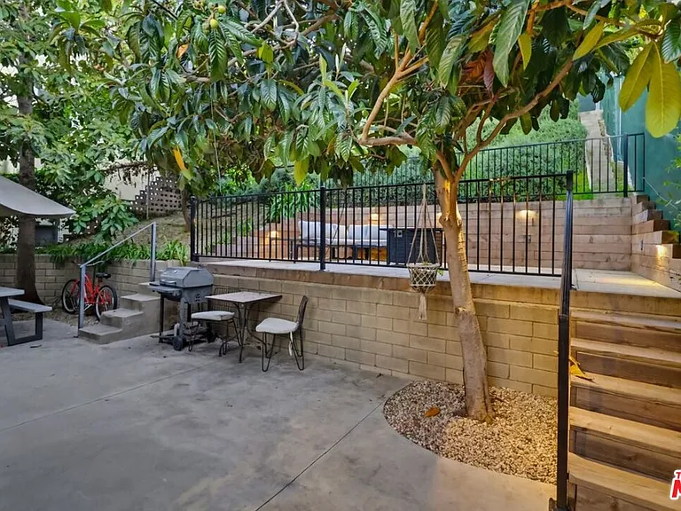 1828 Silver Lake Blvd — Photo 16