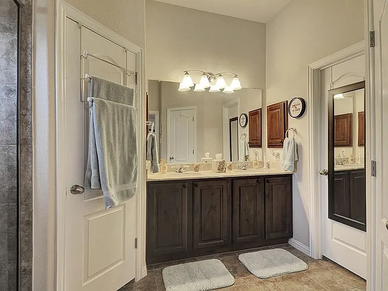6004 Fremont Dr — Photo 11