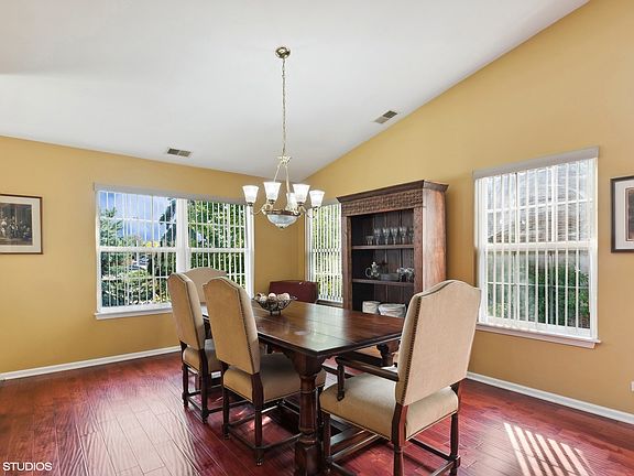 5th image of 599 E Saddlebrook Ln