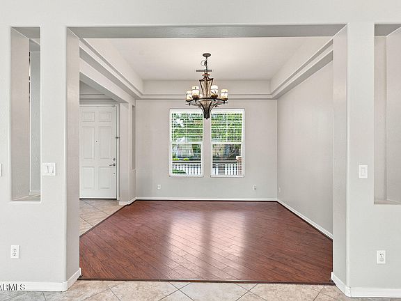 3rd image of 2789 N HERITAGE Street